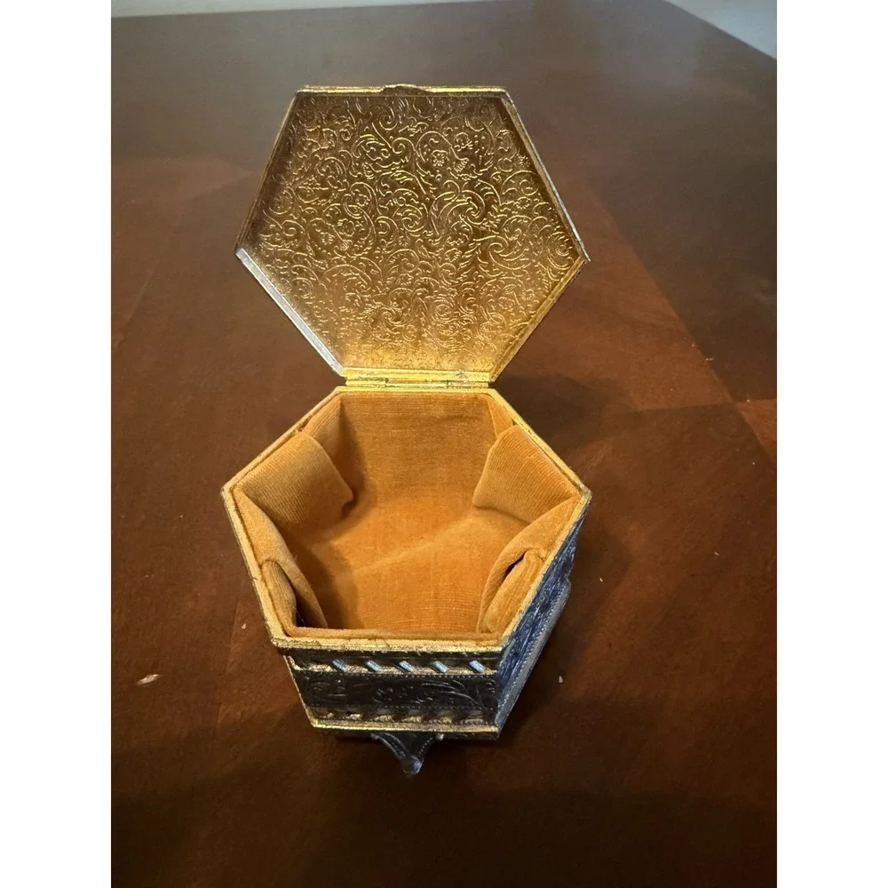 Vtg 50's Mele Japan Hexagon Jewelry Box A Young Girl Reading Fragonard Gold Tone
